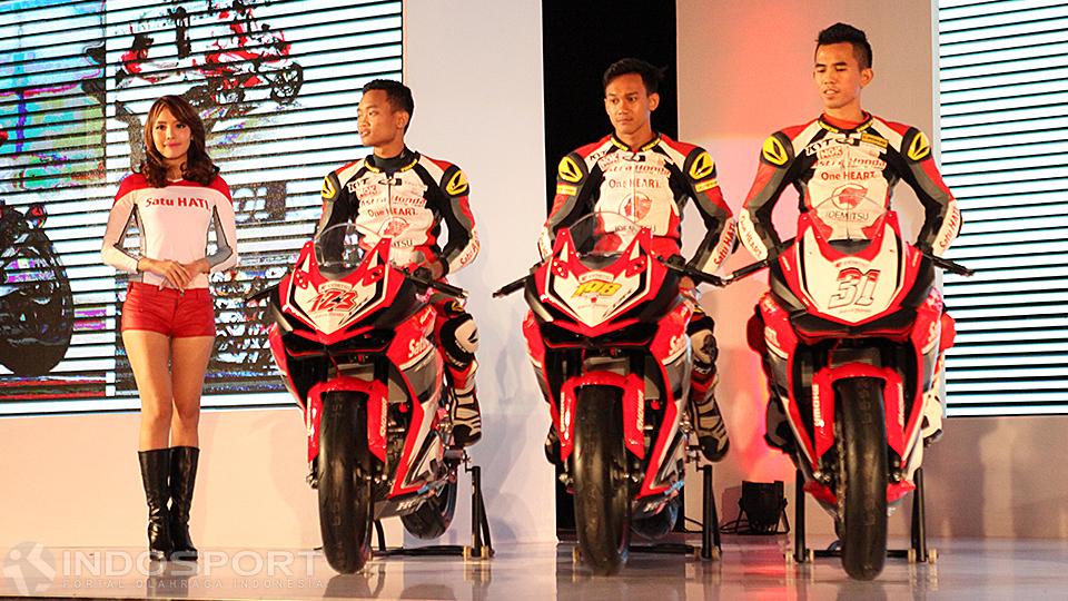 Tiga pembalap Indonesia turut hadir dalam acara peluncuran motor RC213V di Arena JIExpo Kemayoran, Jakarta, Jumat (03/02/17).